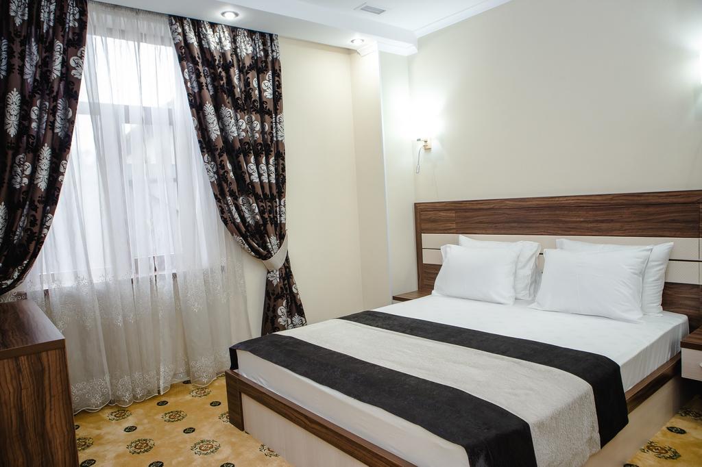 Hotel Luxury House Szymkent Zewnętrze zdjęcie