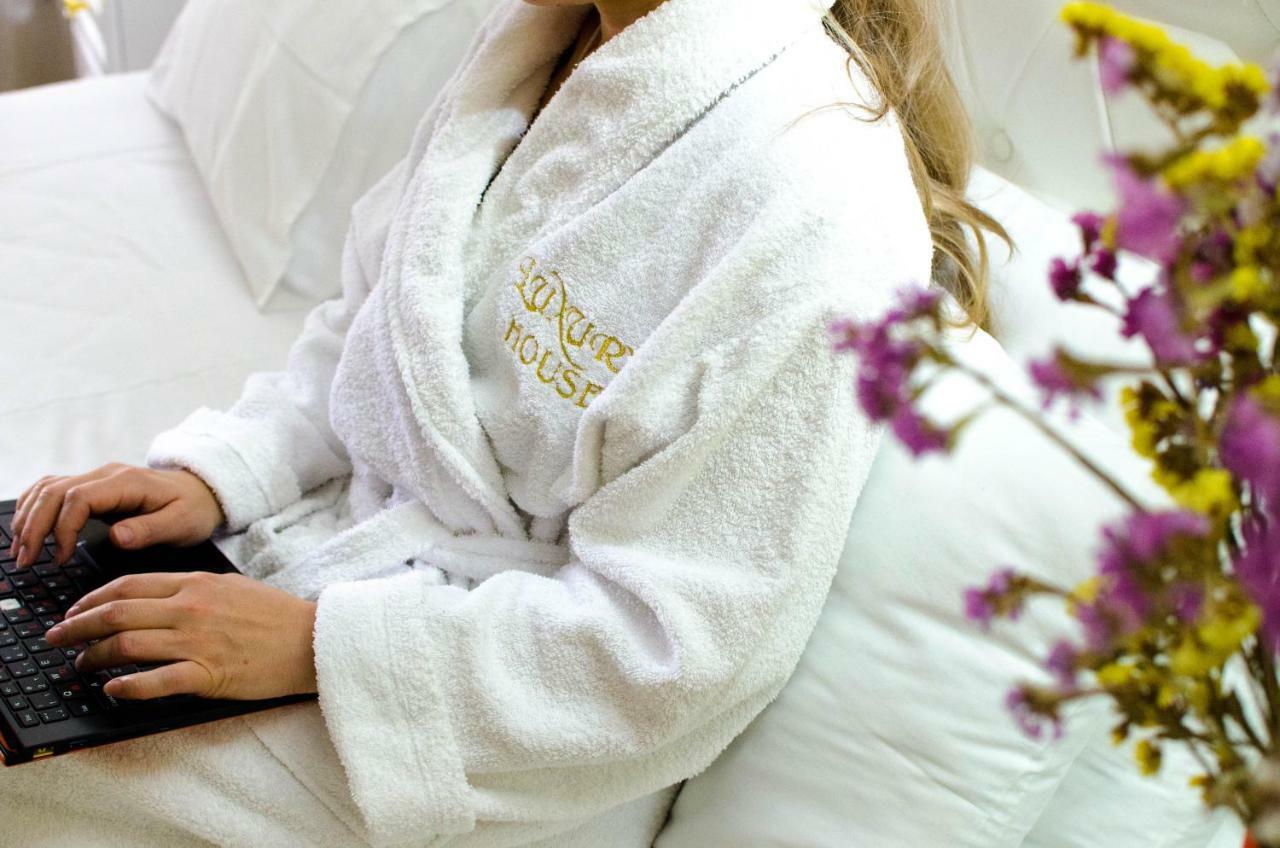 Hotel Luxury House Szymkent Zewnętrze zdjęcie